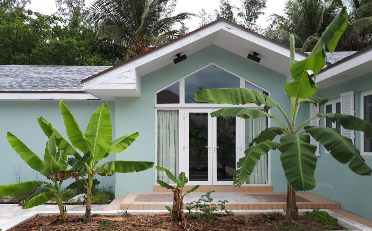 Secluded And Modern Beachfront House Nassau Exterior foto